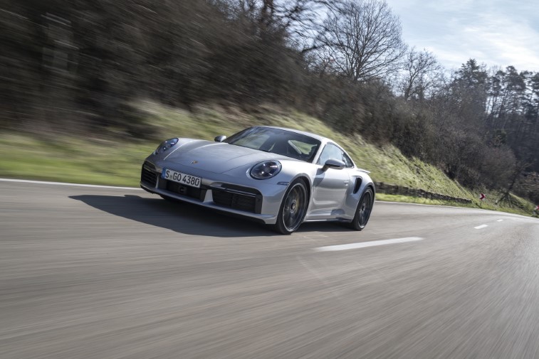 2021 Porsche 911 Turbo S resim galerisi