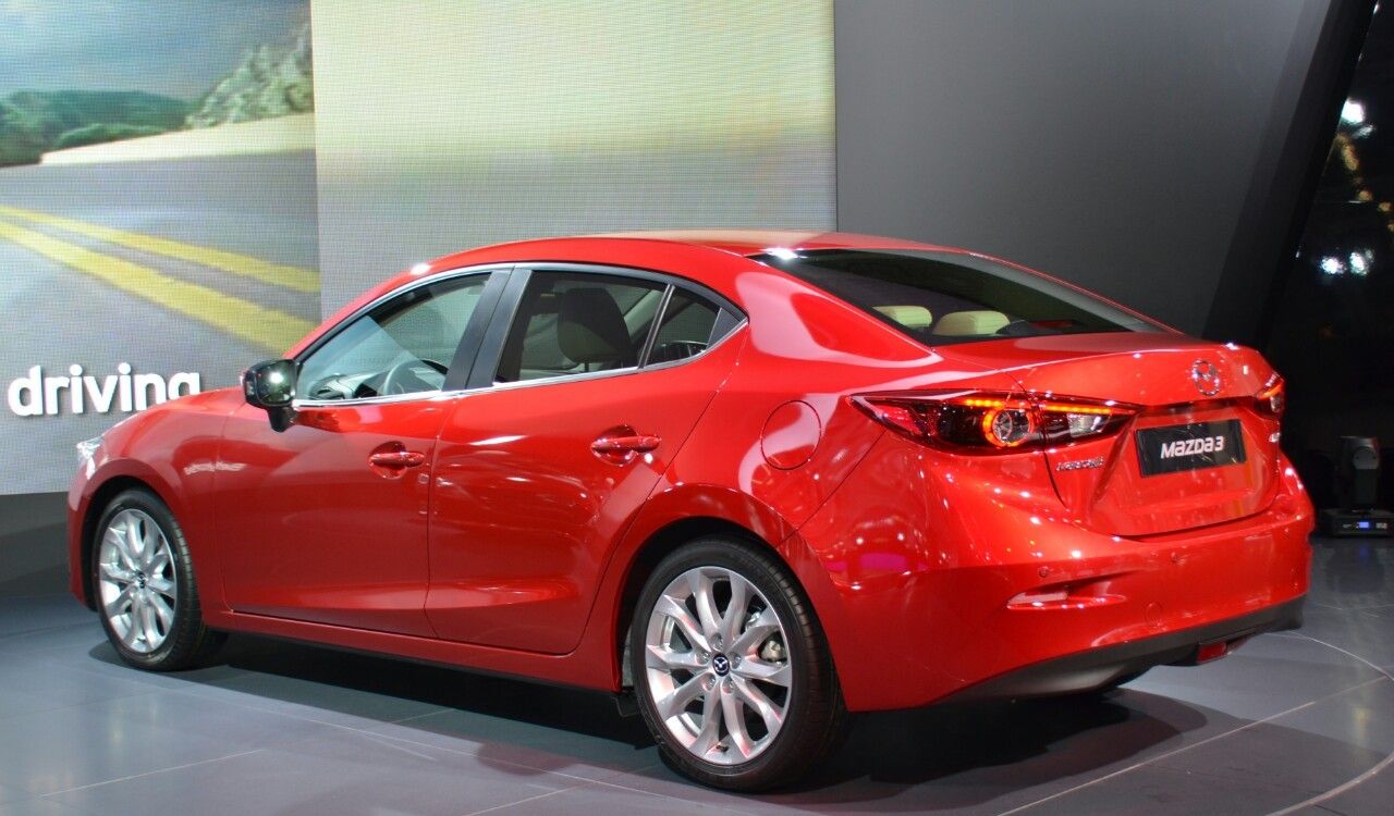 YEN MAZDA 3 SEDAN FRANKFURT LANSMAN RESM GALERS