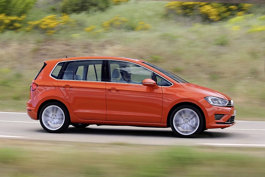 YEN VOLKSWAGEN GOLF SPORTSVAN DETAYLI RESM GALERS