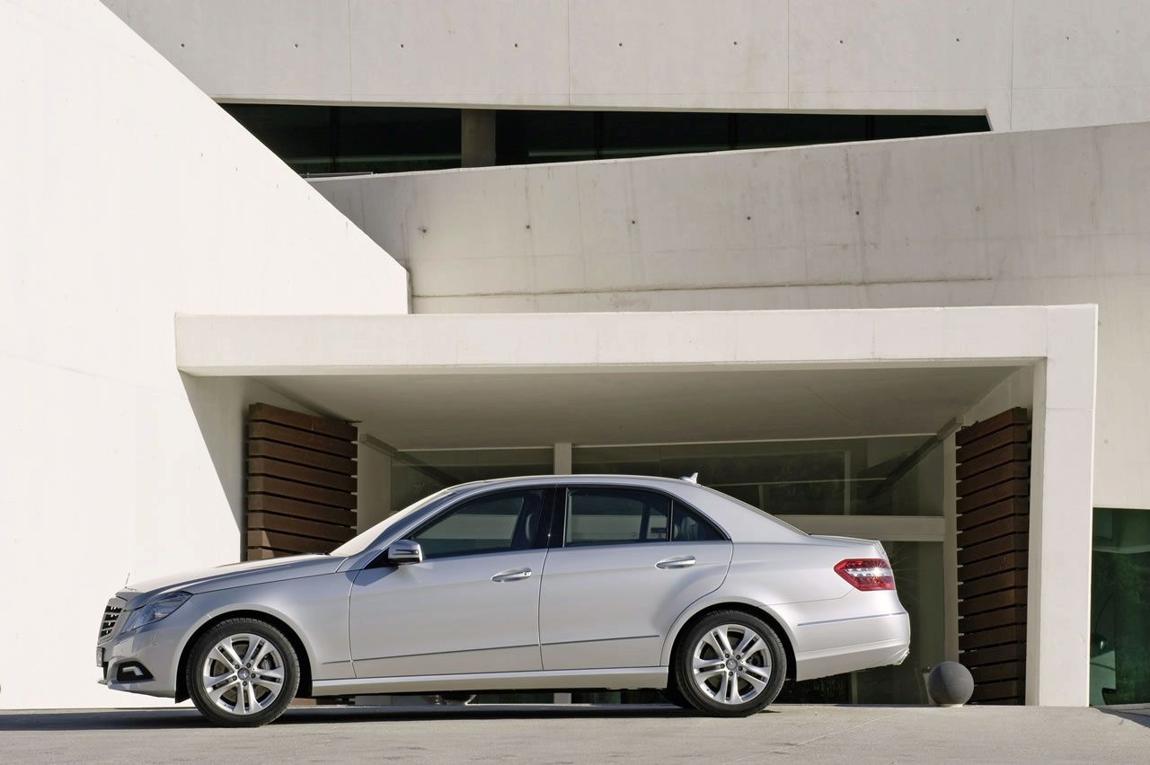 MERCEDES E SEDAN (2010)