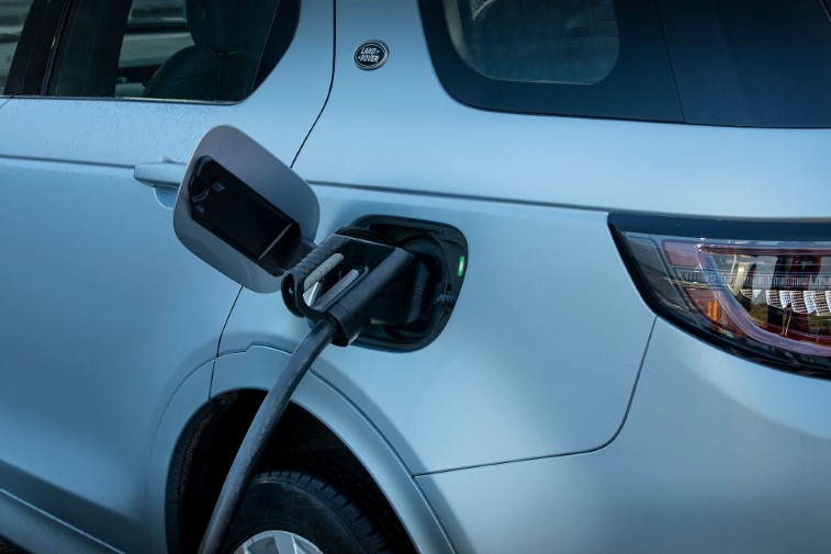 Land Rover Plug-in Hibrit Evoque ve Discovery Sport resim galerisi