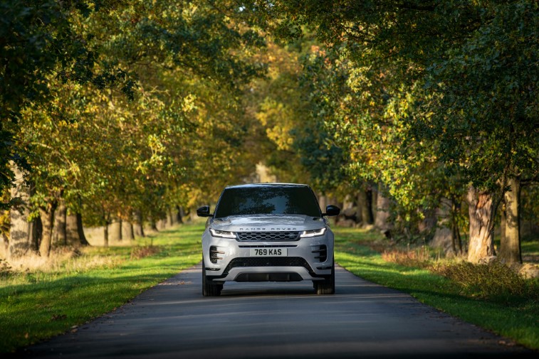 Land Rover Plug-in Hibrit Evoque ve Discovery Sport resim galerisi