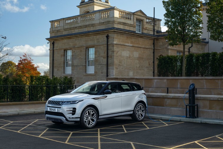 Land Rover Plug-in Hibrit Evoque ve Discovery Sport resim galerisi