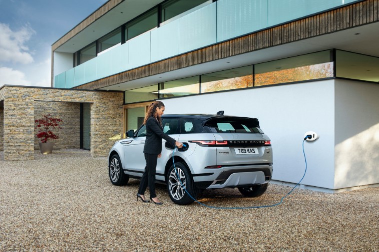 Land Rover Plug-in Hibrit Evoque ve Discovery Sport resim galerisi