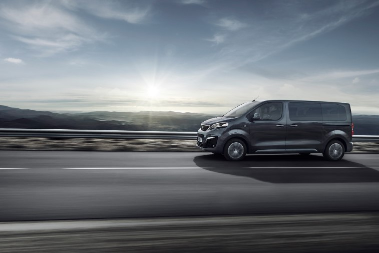 2021 Peugeot e-Traveller resim galerisi (05.06.2020)