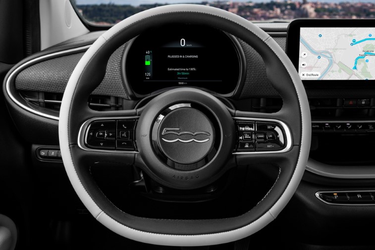 Fiat 500 Hatchback La Prima resim galerisi