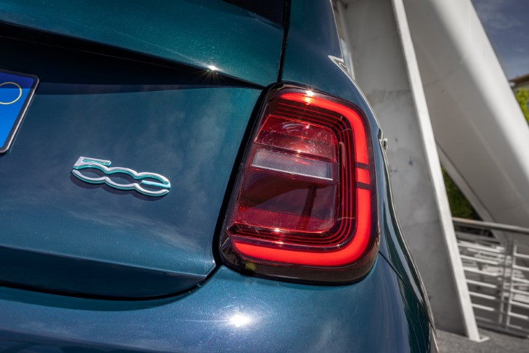 Fiat 500 Hatchback La Prima resim galerisi