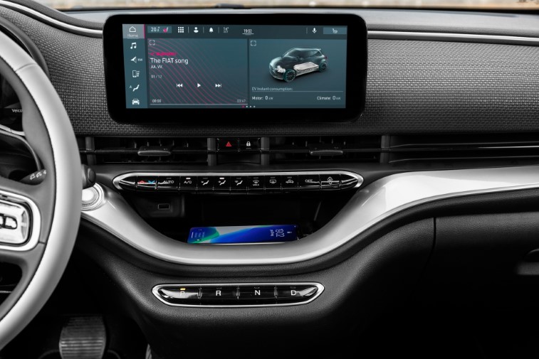 Fiat 500 Hatchback La Prima resim galerisi