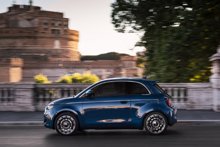 Fiat 500 Hatchback La Prima resim galerisi