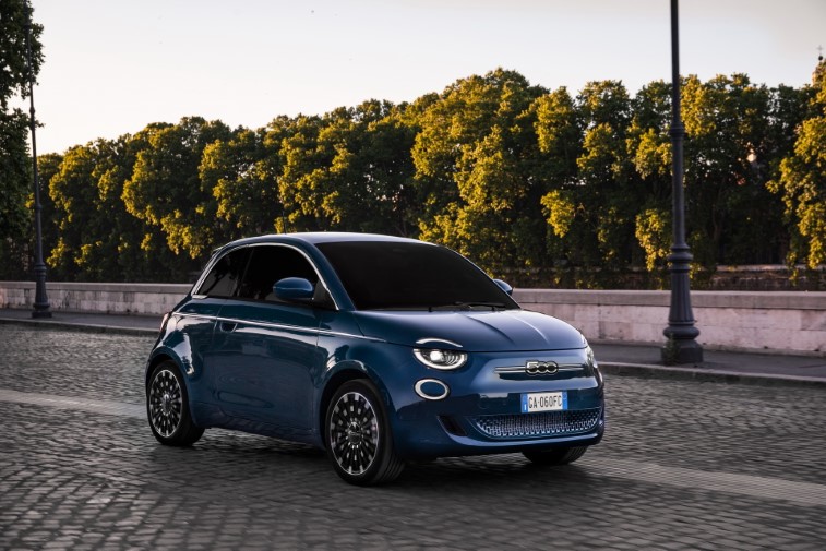 Fiat 500 Hatchback La Prima resim galerisi