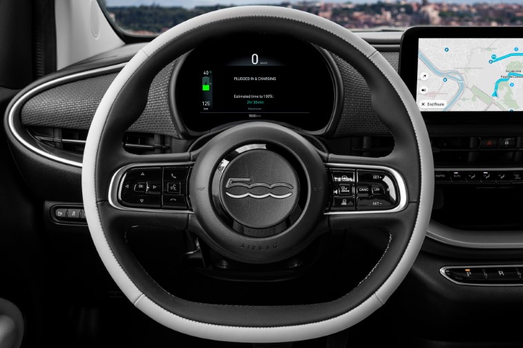 Fiat 500 Hatchback La Prima resim galerisi