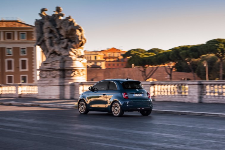 Fiat 500 Hatchback La Prima resim galerisi