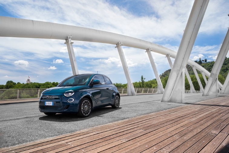 Fiat 500 Hatchback La Prima resim galerisi