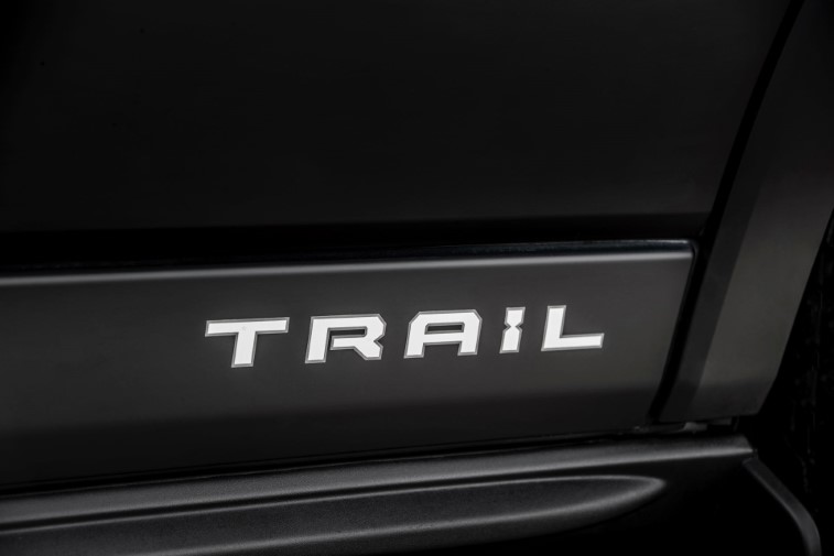Ford Transit ve Tourneo Trail ve Active versiyonlar resim galerisi