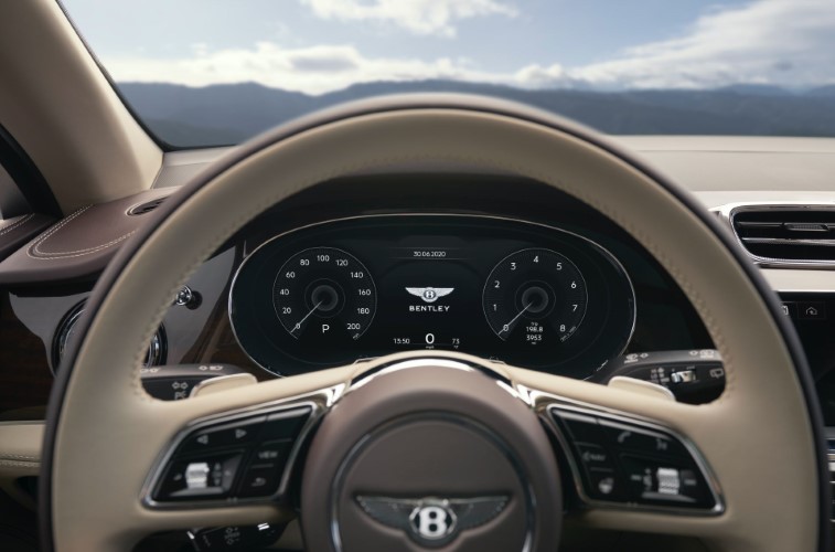 2021 Bentley Bentayga resim galerisi (03.07.2020)