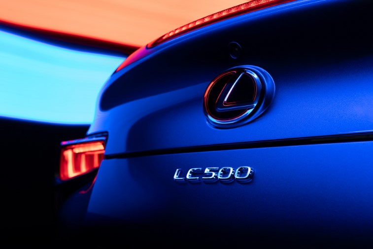2021 Lexus LC 500 Cabrio Regatta Edition resim galerisi