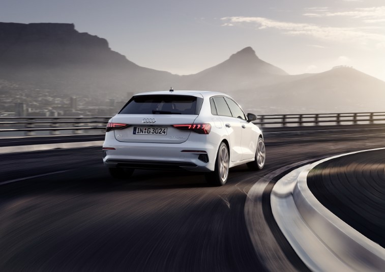 2021 Audi A3 Sportback 30 G-Tron resim galerisi (20.09.2020)