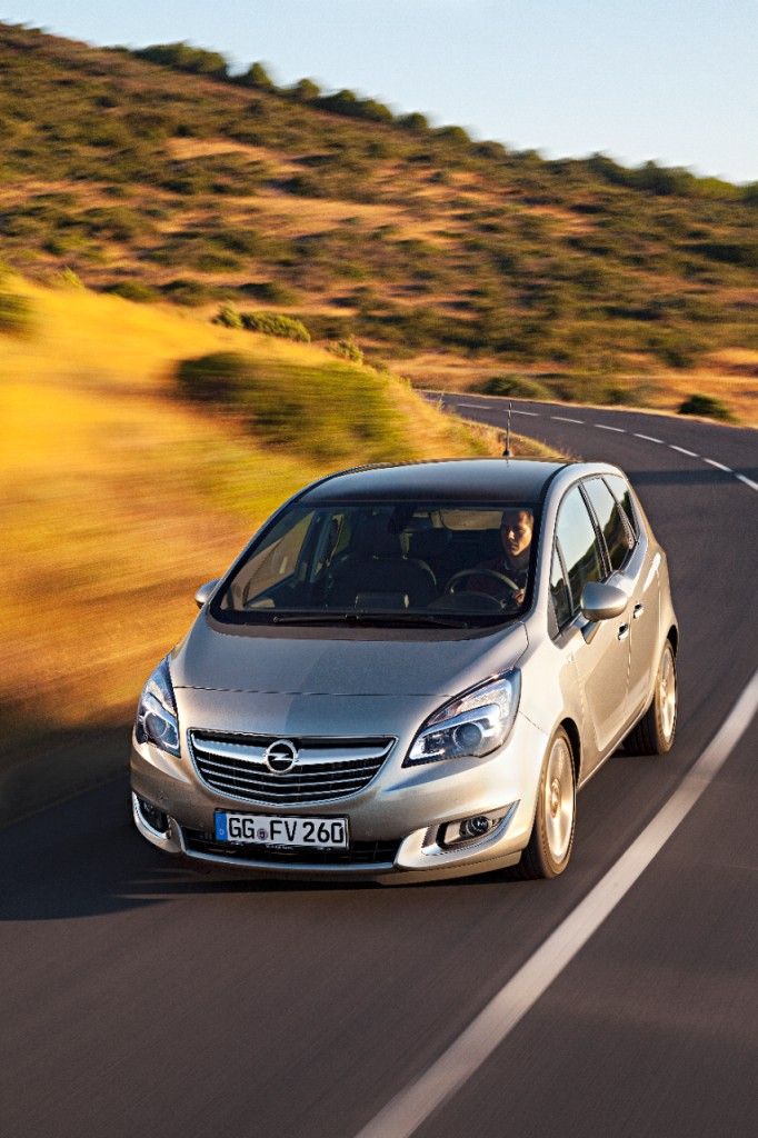 YEN 2014 MAKYAJLI OPEL MERVA RESM GALERS