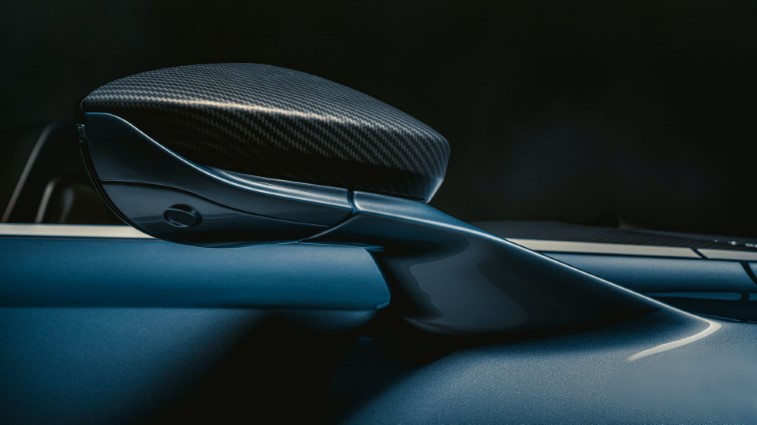 Aston Martin V12 Speedster resim galerisi (11.10.2020)
