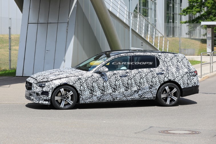 2022 Mercedes-Benz C-Serisi resim galerisi