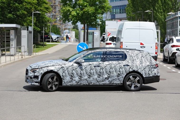 2022 Mercedes-Benz C-Serisi resim galerisi