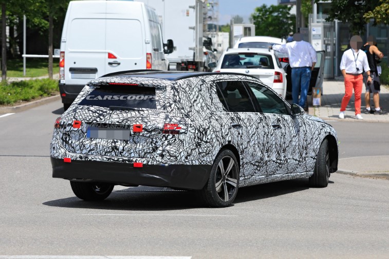2022 Mercedes-Benz C-Serisi resim galerisi