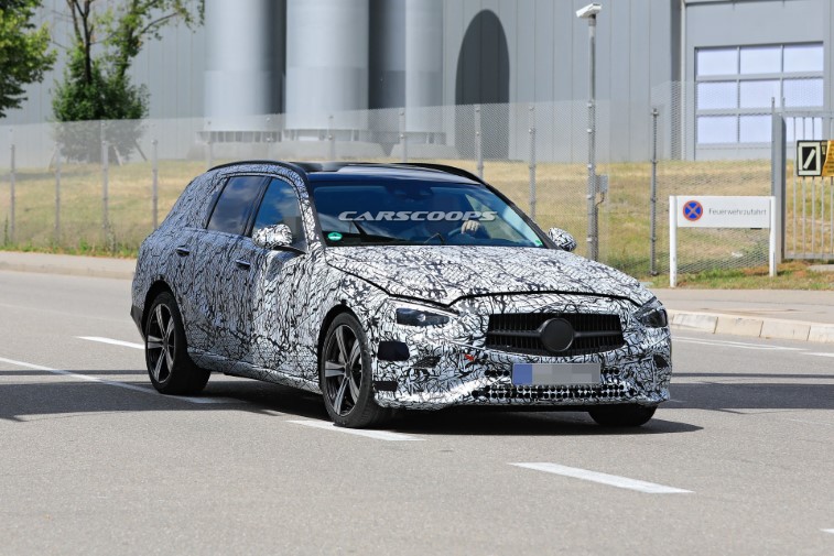 2022 Mercedes-Benz C-Serisi resim galerisi