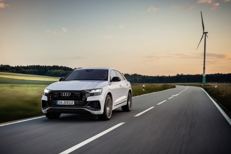 Audi Q8 TFSIe Quattro Plug-in Hybrid resim galerisi (15.10.2020)