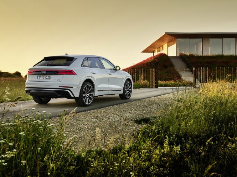 Audi Q8 TFSIe Quattro Plug-in Hybrid resim galerisi (15.10.2020)