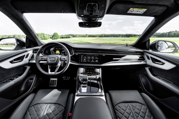 Audi Q8 TFSIe Quattro Plug-in Hybrid resim galerisi (15.10.2020)
