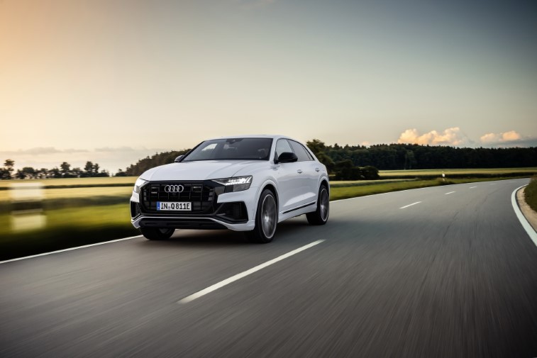Audi Q8 TFSIe Quattro Plug-in Hybrid resim galerisi (15.10.2020)