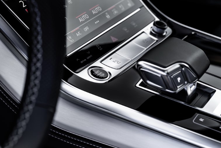 Audi Q8 TFSIe Quattro Plug-in Hybrid resim galerisi (15.10.2020)