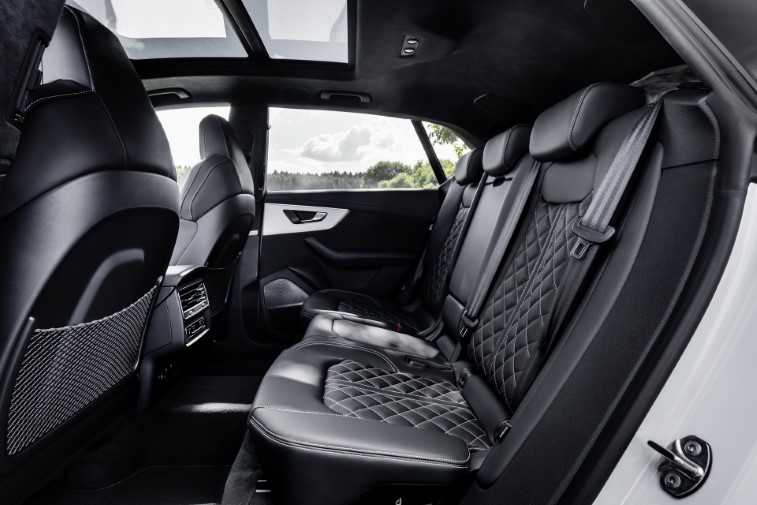 Audi Q8 TFSIe Quattro Plug-in Hybrid resim galerisi (15.10.2020)