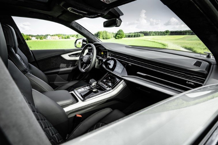 Audi Q8 TFSIe Quattro Plug-in Hybrid resim galerisi (15.10.2020)