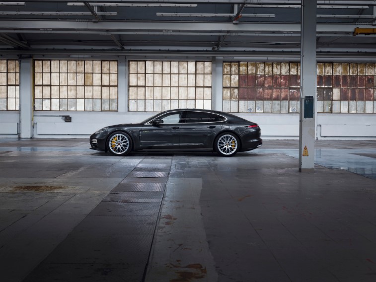 2021 Porsche Panamera Turbo S E-Hybrid resim galerisi (21.10.2020)