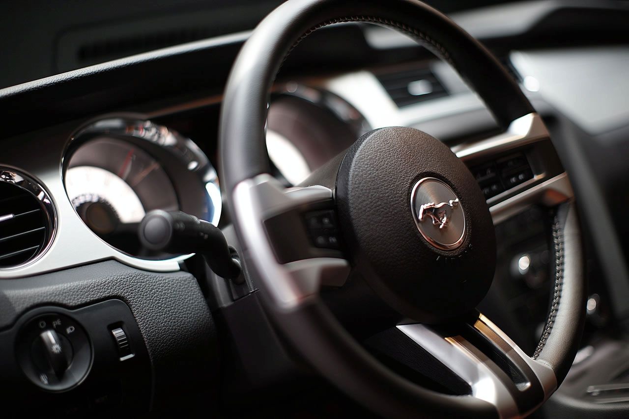 FORD MUSTANG (2010) GALER