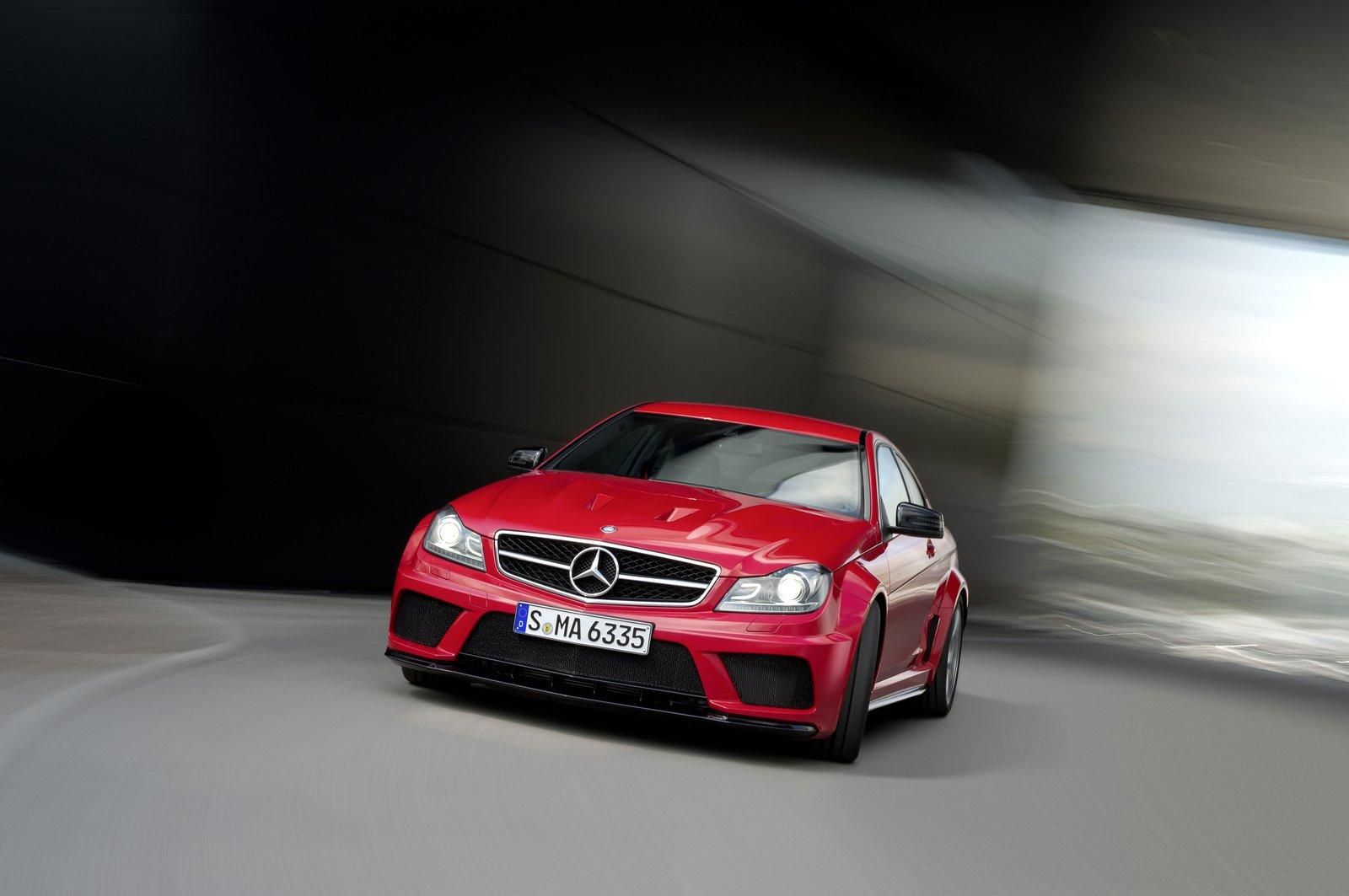 MERCEDES C63 AMG BLACK GALER