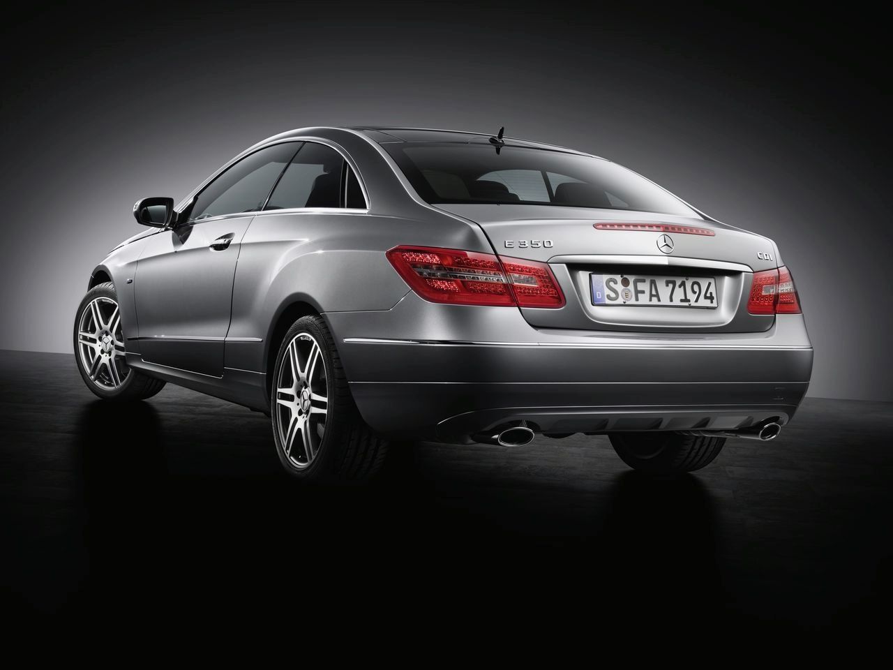 MERCEDES E COUPE (2010) GALER