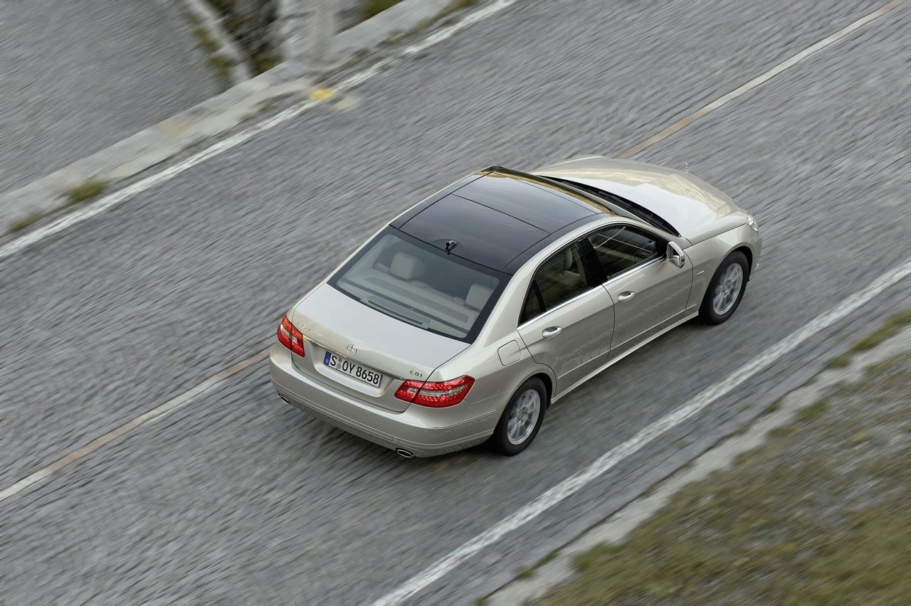 MERCEDES E SEDAN (2010)