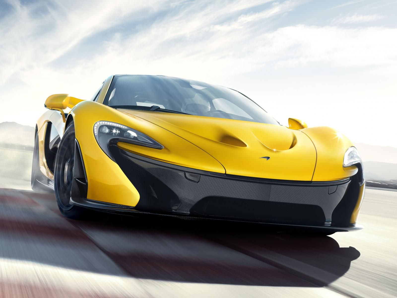 MCLAREN P1 GALER