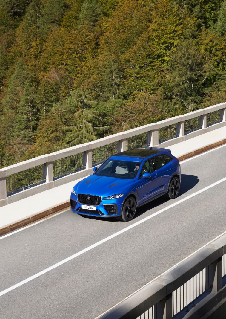 2021 Jaguar F-Pace SVR resim galerisi (03.12.2020)