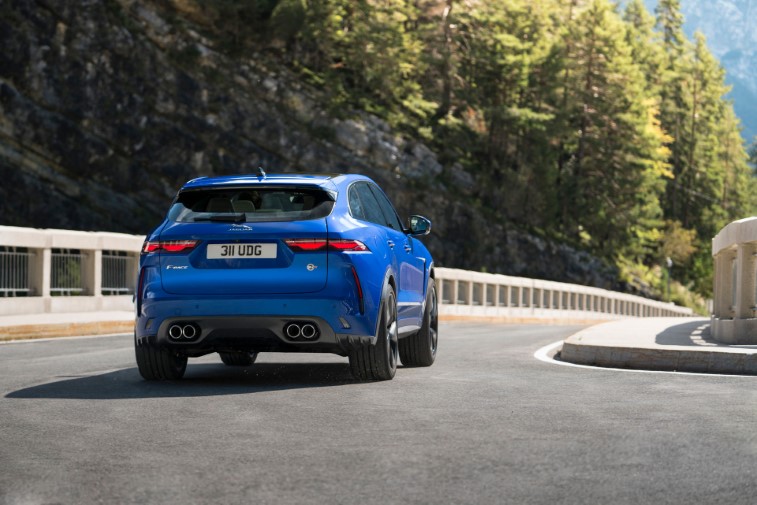 2021 Jaguar F-Pace SVR resim galerisi (03.12.2020)