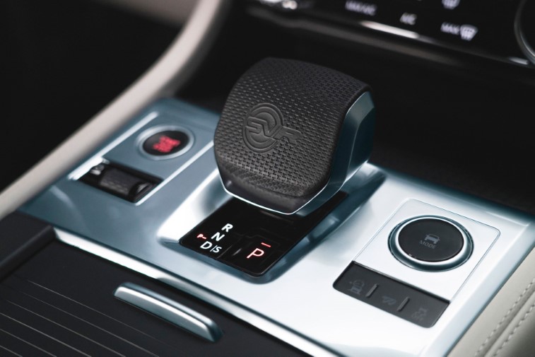 2021 Jaguar F-Pace SVR resim galerisi (03.12.2020)