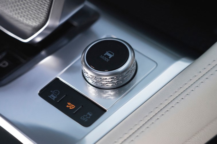 2021 Jaguar F-Pace SVR resim galerisi (03.12.2020)