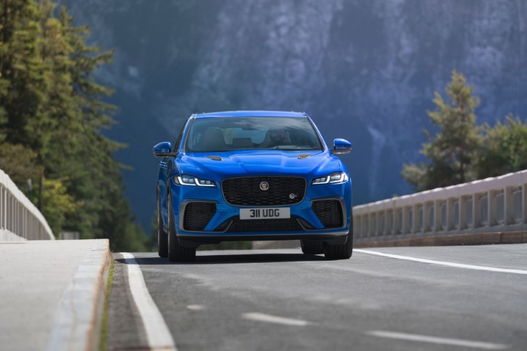 2021 Jaguar F-Pace SVR resim galerisi (03.12.2020)