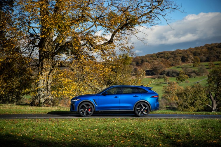 2021 Jaguar F-Pace SVR resim galerisi (03.12.2020)