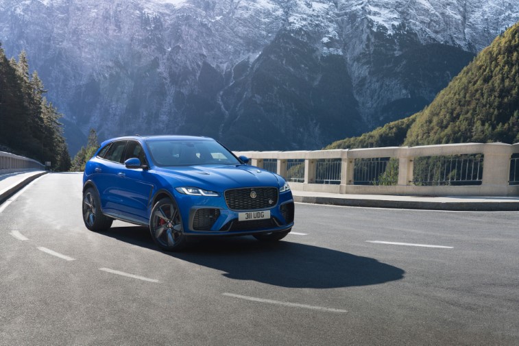2021 Jaguar F-Pace SVR resim galerisi (03.12.2020)