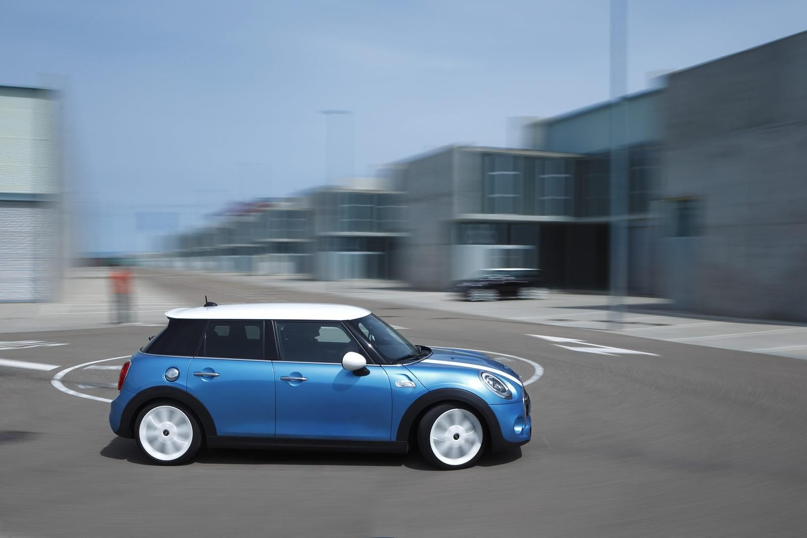 YEN BE KAPILI MN COOPER S DETAYLI RESM GALERS