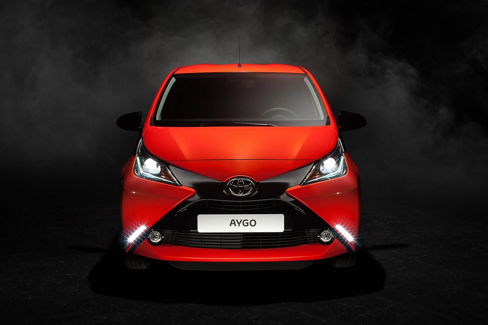 YEN TOYOTA AYGO RESM FOTORAF GALERS