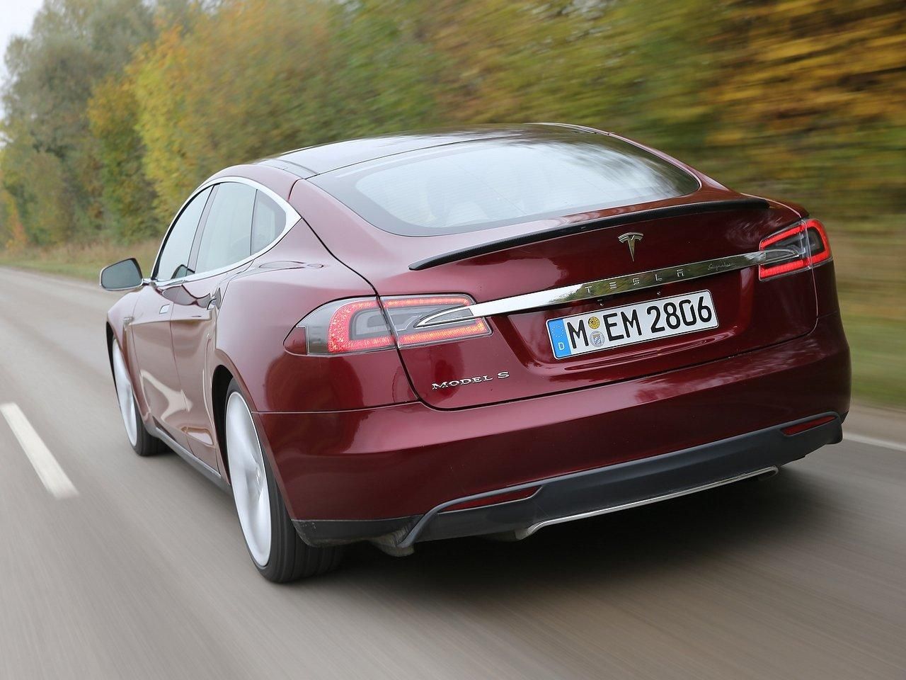 TESLA MODEL S RESM GALERS